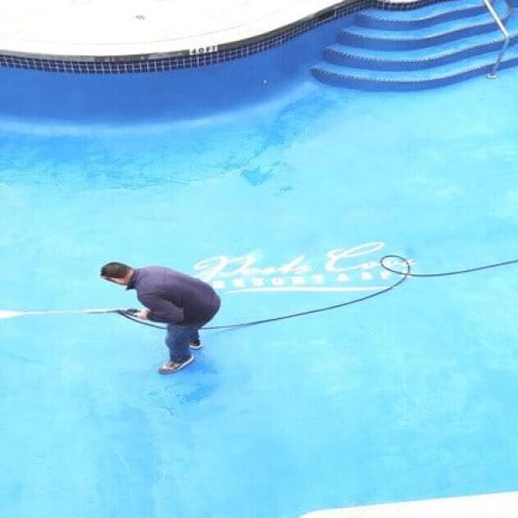 Thi công sơn epoxy cho hồ bơi chuyên nghiệp