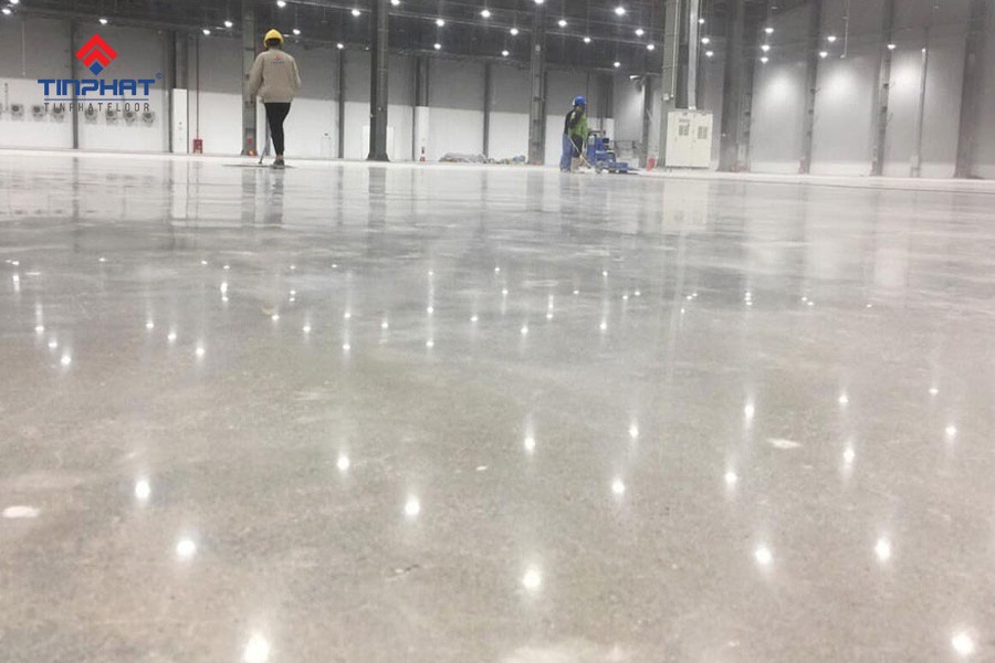 Mài sàn bê tông nhà máy may Việt Ý