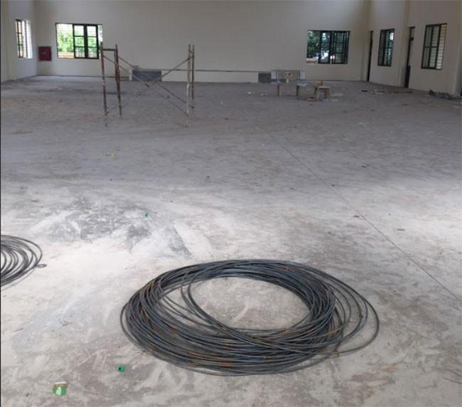 Kiểm tra sàn nhà xưởng cũ