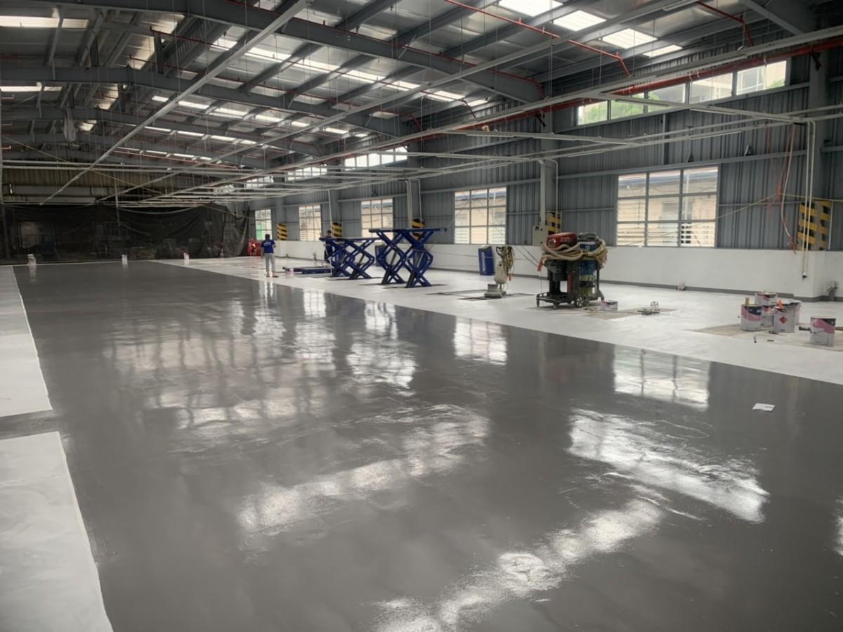 gia-thi-cong-son-nen-epoxy-2