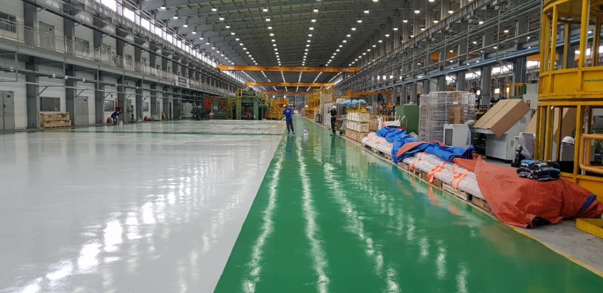 Vệ sinh bề mặt sàn sau khi thi công