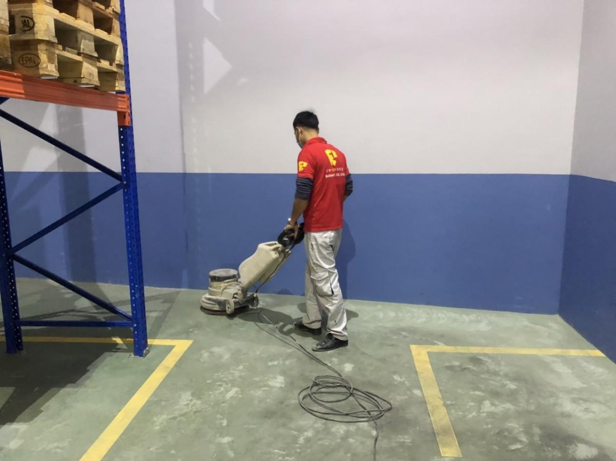 Mài phẳng cải tạo lại sàn cũ đã sơn trước đó