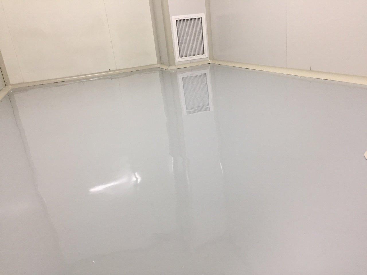Sơn Epoxy tự san phẳng.