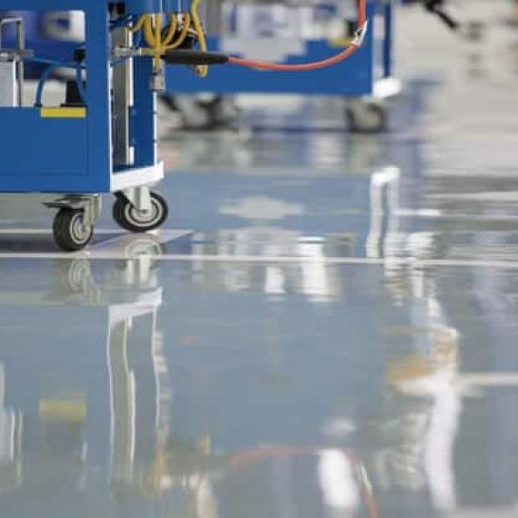 Đặc điểm của sơn epoxy tự san phẳng