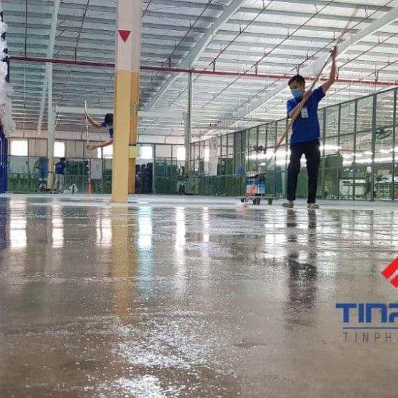 Làm sàn Epoxy cho nhà xưởng công nghiệp nên hay không?