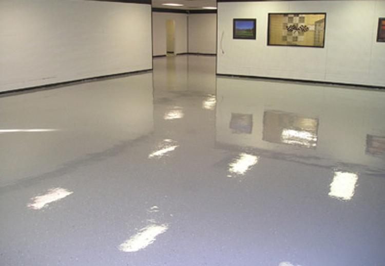 Sơn epoxy: Sơn epoxy là lựa chọn hoàn hảo cho các không gian có môi trường ẩm ướt, như phòng tắm hay nhà bếp. Với khả năng chống thấm và kháng hóa chất, sơn epoxy sẽ giúp duy trì độ bền và thẩm mỹ cho không gian của bạn.