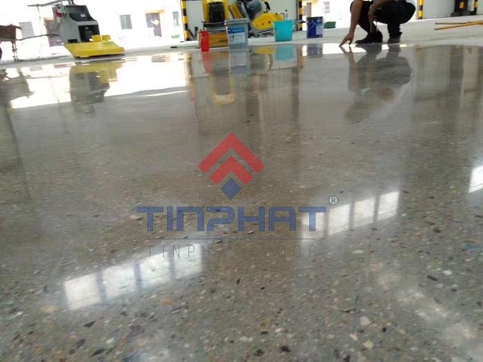 Sơn Epoxy Tín Phát Mài sàn bê tông có cần thiết không? Mài sàn bê tông để làm gì? Sơn Epoxy Tín Phát mai-san-be-tong-co-can-thiet-khong-mai-san-be-tong-de-lam-gi