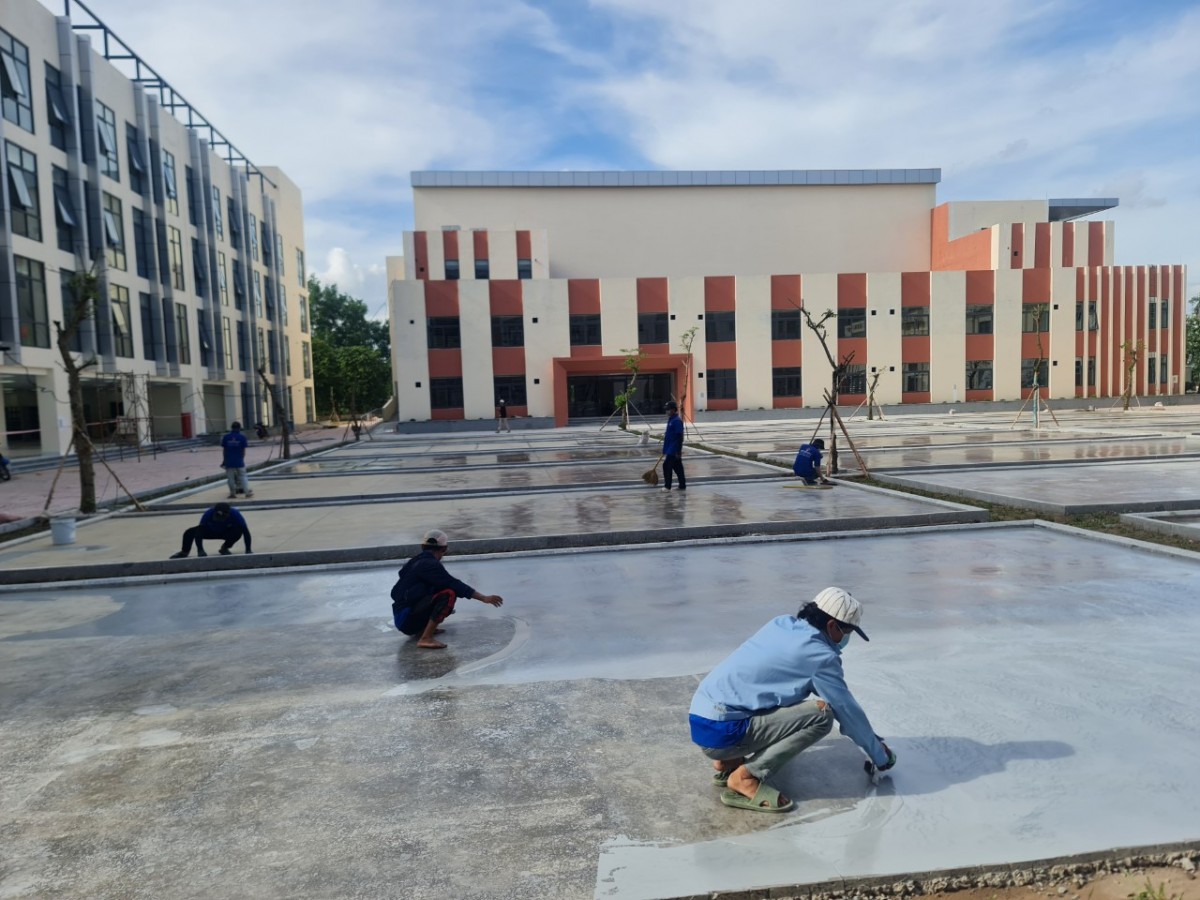 Giá sơn sàn Epoxy