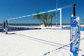 sân bóng chuyền bãi biển