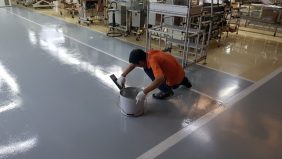 vua-epoxy-khac-gi-so-voi-vua-thong-thuong