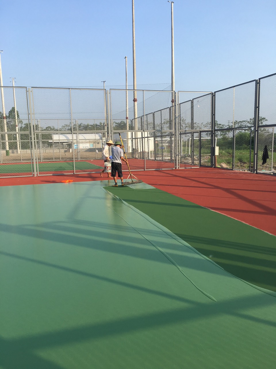 Sơn Epoxy Tín Phát báo-giá-sơn-phủ-mặt-sân-tennis 