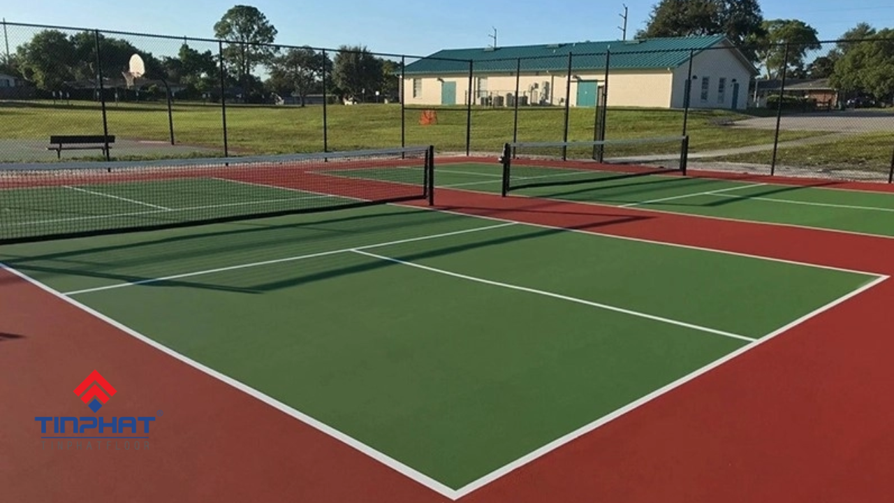 Vị trí địa lý của sân Pickleball cũng ảnh hưởng lớn đến giá thuê