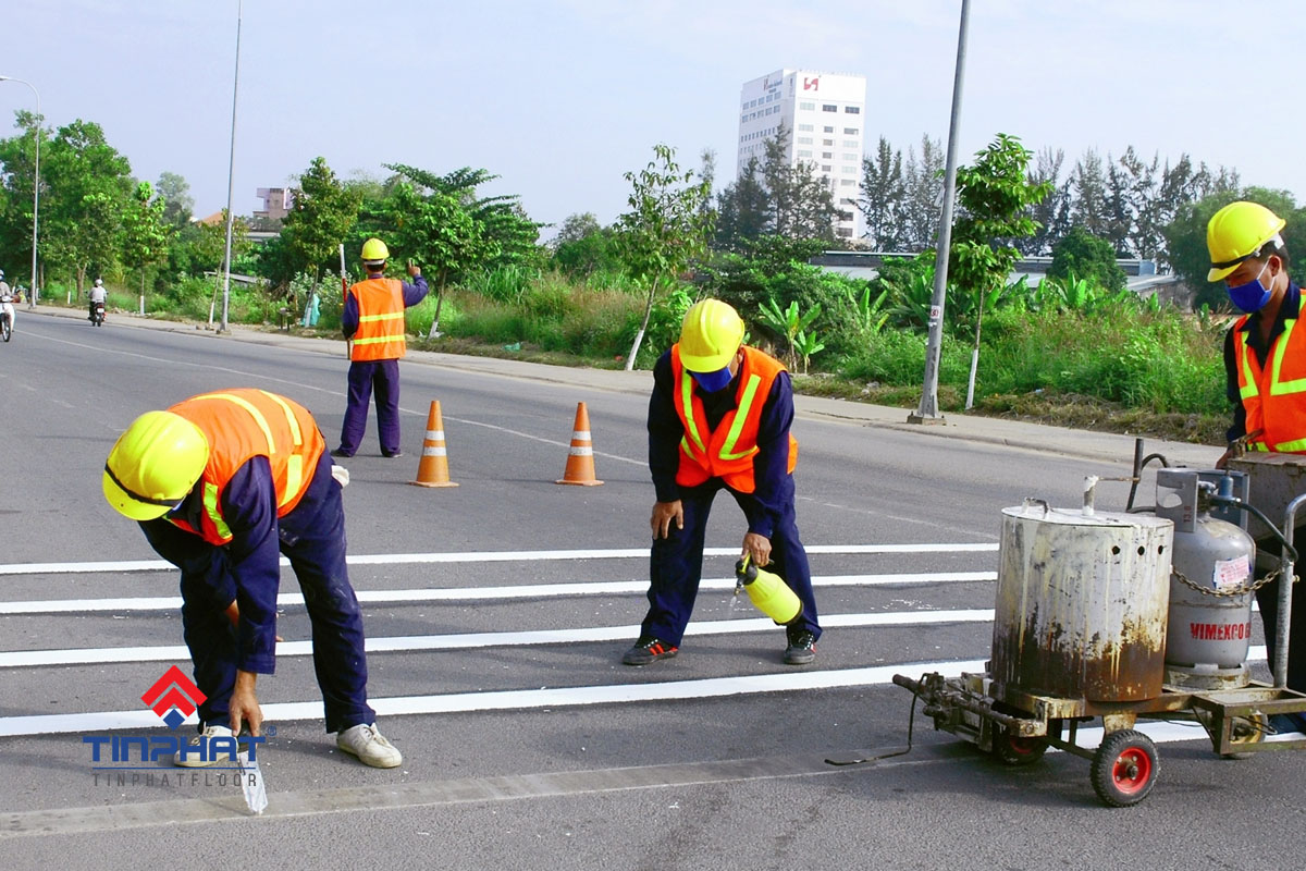 Công ty sơn kẻ vạch đường