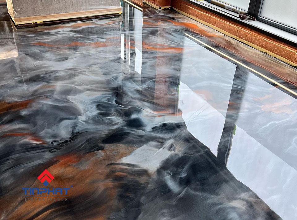 Thi công sàn epoxy trong suốt
