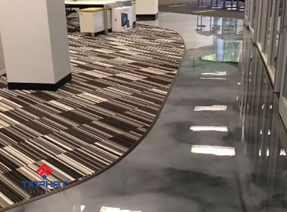 Thi công sàn epoxy trong suốt