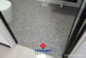 Thi công sơn epoxy cát màu cho sàn nhà vệ sinh