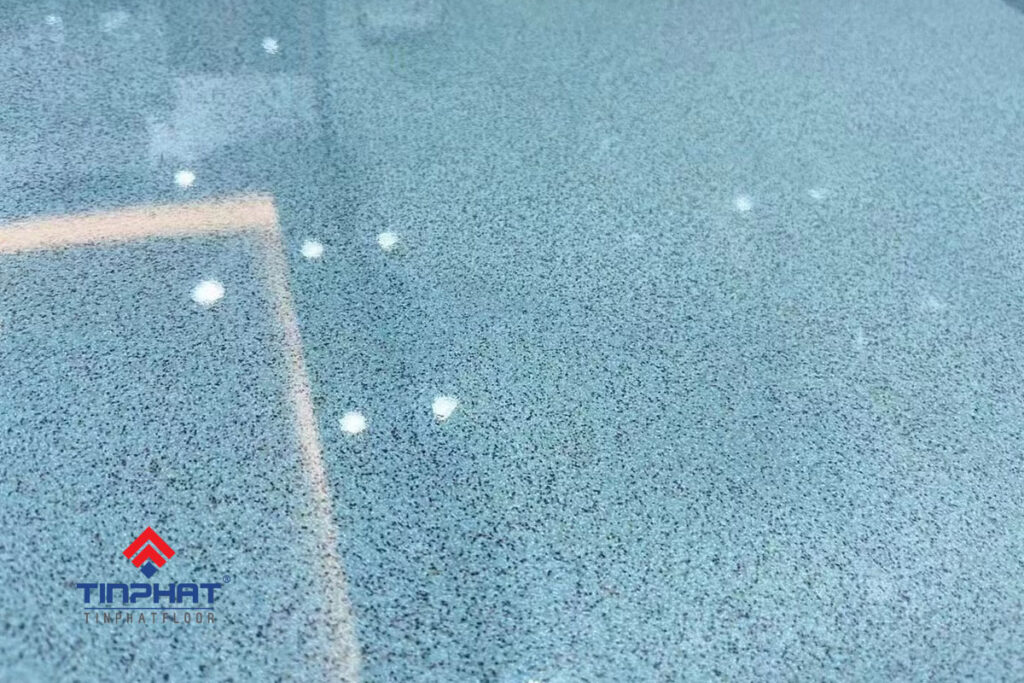 thi công sơn epoxy cát màu